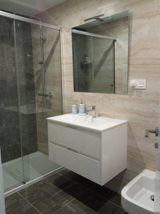 Apartamento La Estacion Con Terraza Хихон Екстериор снимка